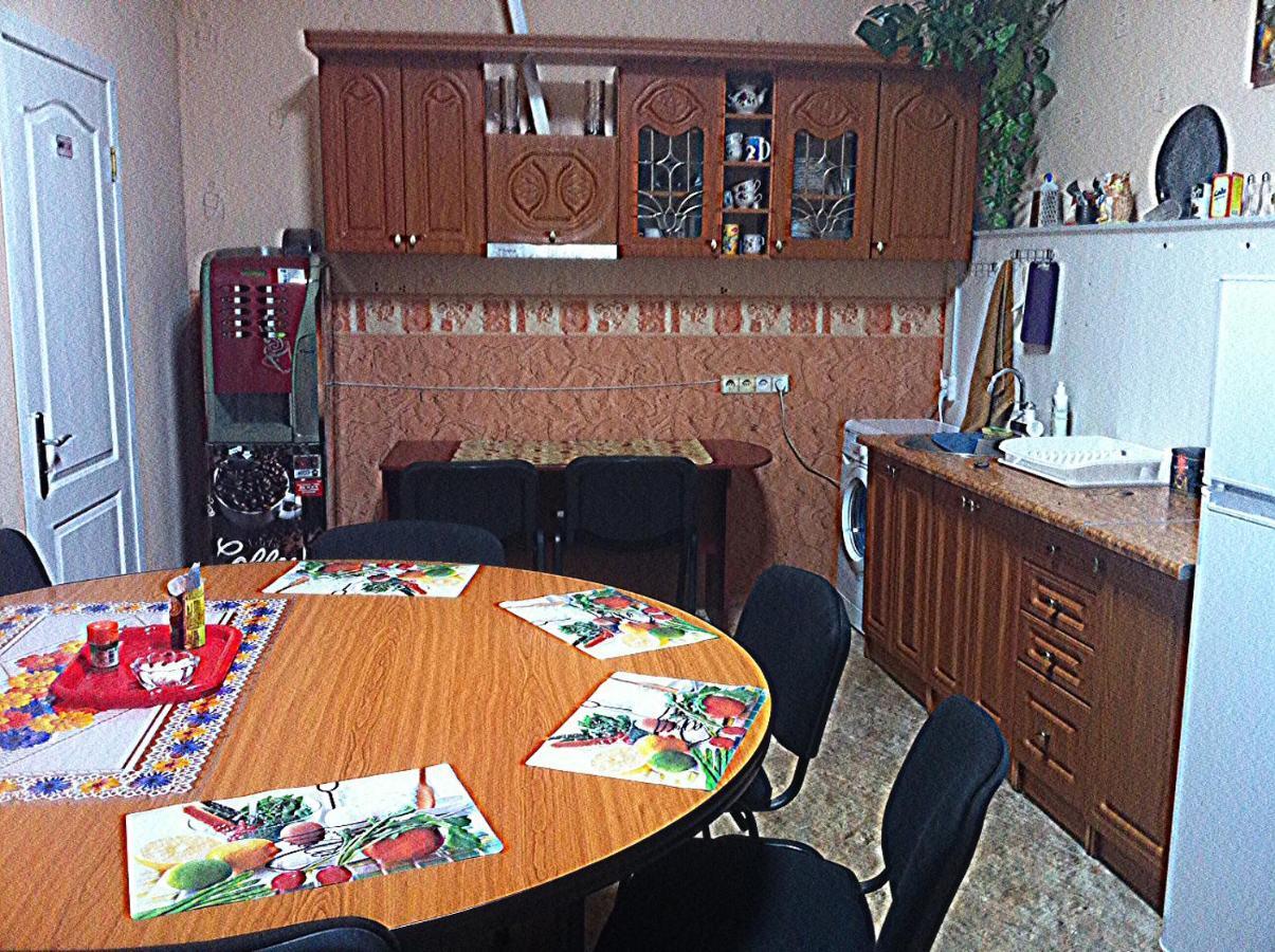 Хостел Тихий Дворик Kharkiv Extérieur photo